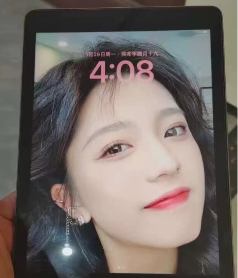 出个人用的iPad2018款 128G的内存 黑色  成色保