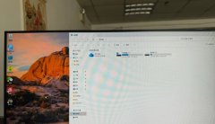出两台自用电脑，包括24寸小米显示器